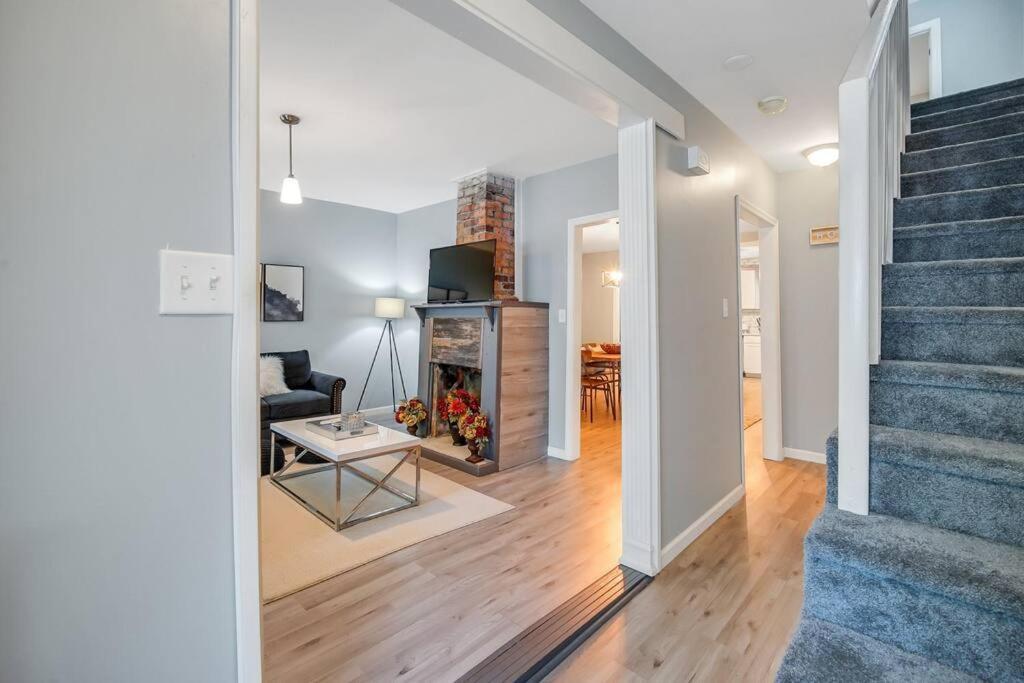 New Cheerful Renovated Home - 5 Min To Downtown! 薩凡納 外观 照片