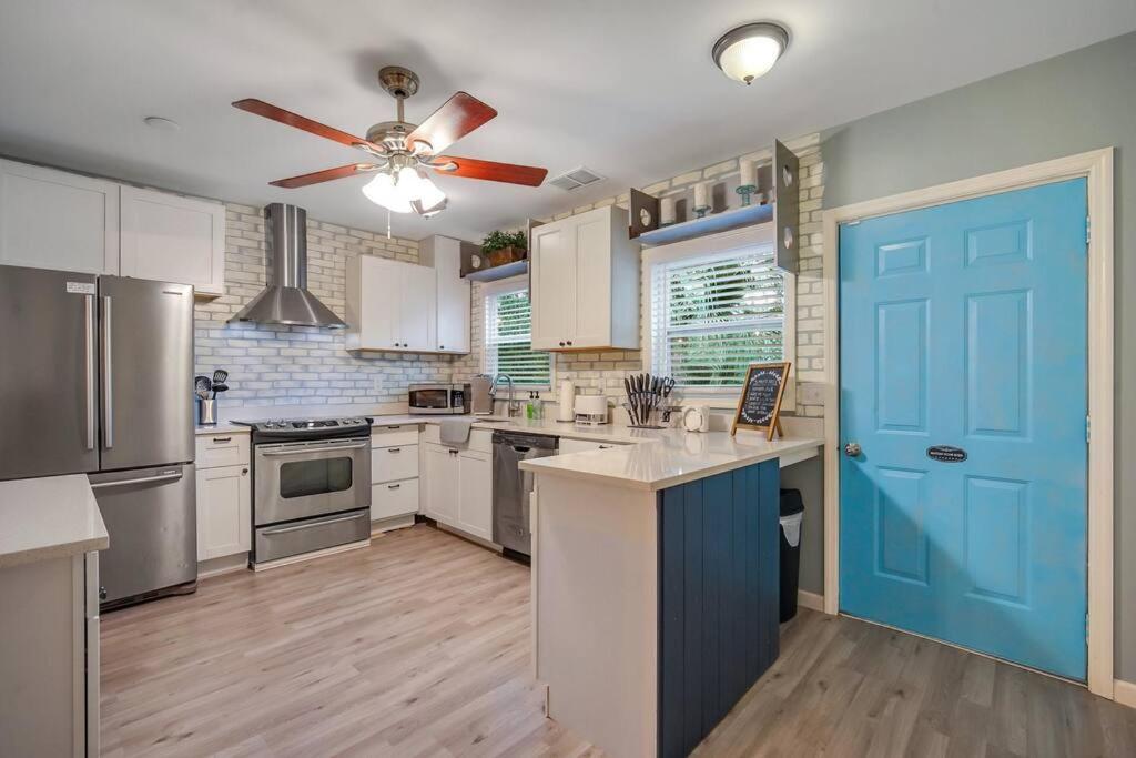 New Cheerful Renovated Home - 5 Min To Downtown! 薩凡納 外观 照片