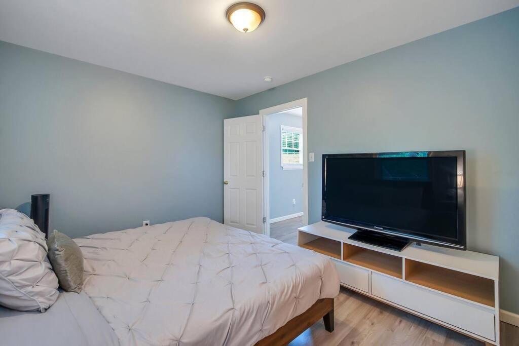 New Cheerful Renovated Home - 5 Min To Downtown! 薩凡納 外观 照片